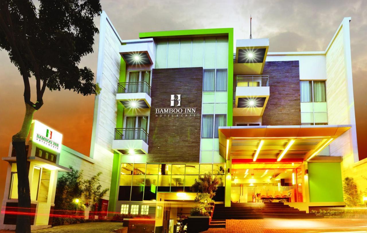 Bamboo Inn Hotel & Cafe Jacarta Exterior foto