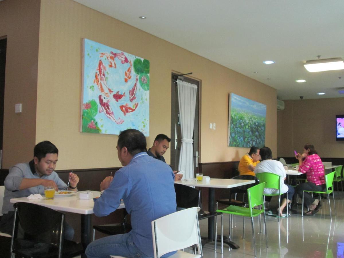 Bamboo Inn Hotel & Cafe Jacarta Exterior foto