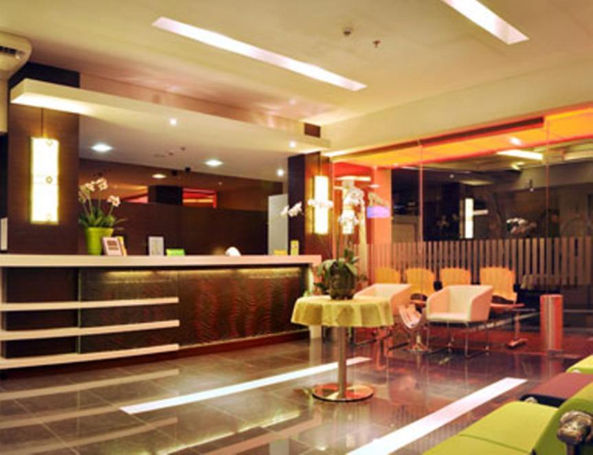 Bamboo Inn Hotel & Cafe Jacarta Exterior foto