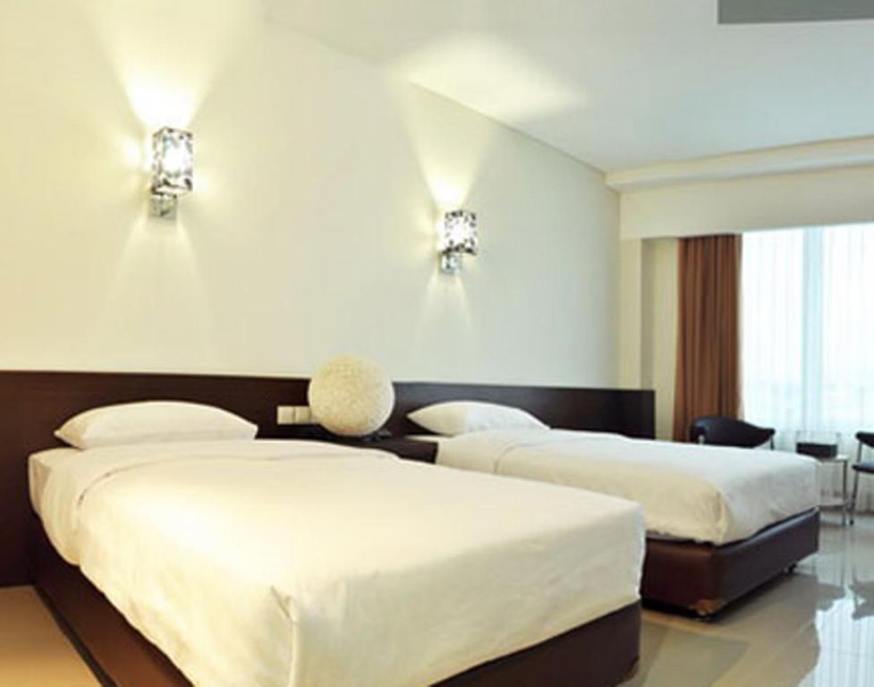 Bamboo Inn Hotel & Cafe Jacarta Exterior foto